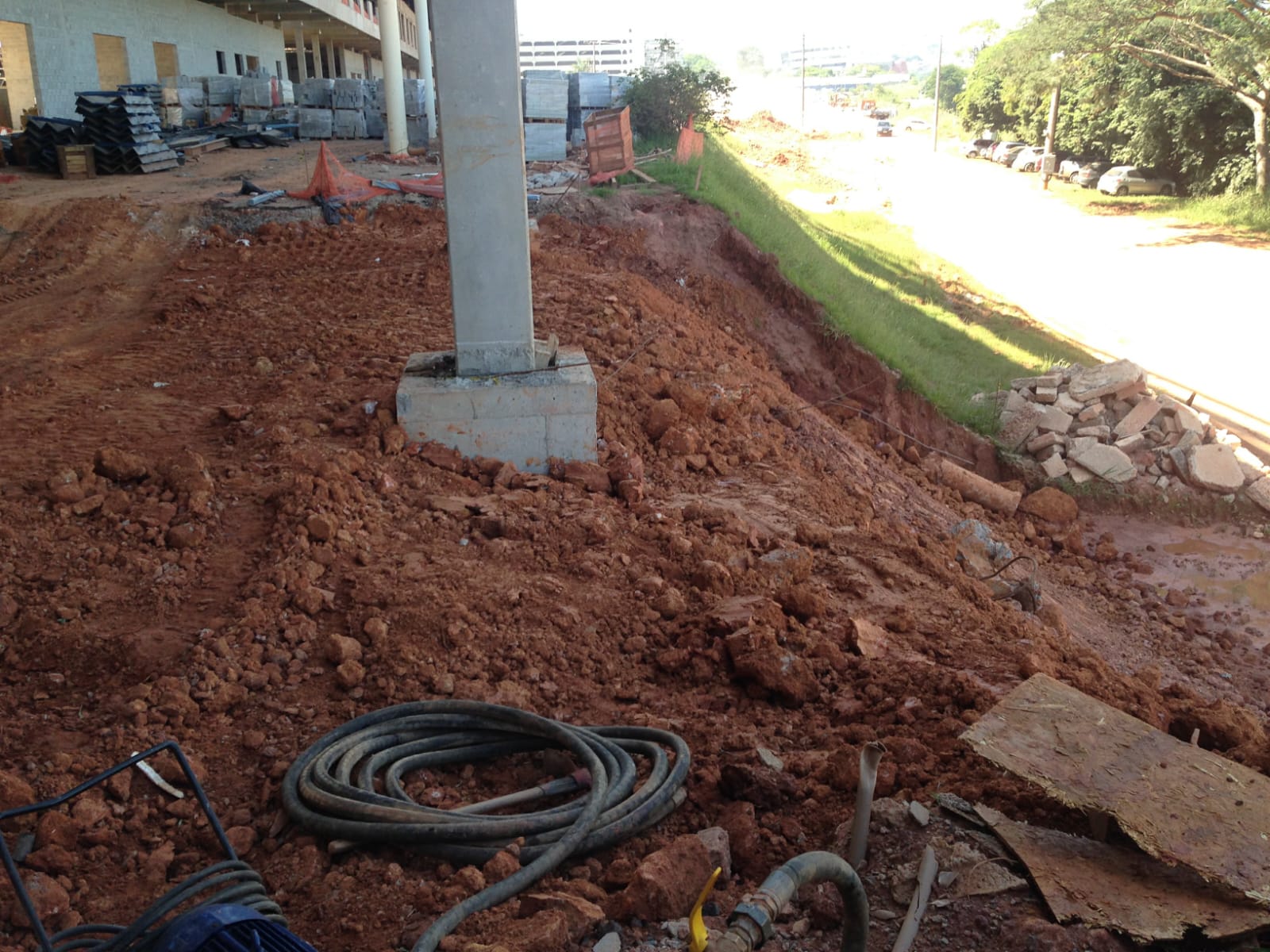 Terraplanagem, DHP e Contenção de Solo - Projeto 26