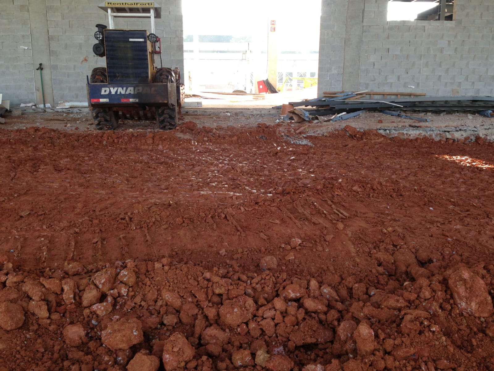 Terraplanagem, DHP e Contenção de Solo - Projeto 28