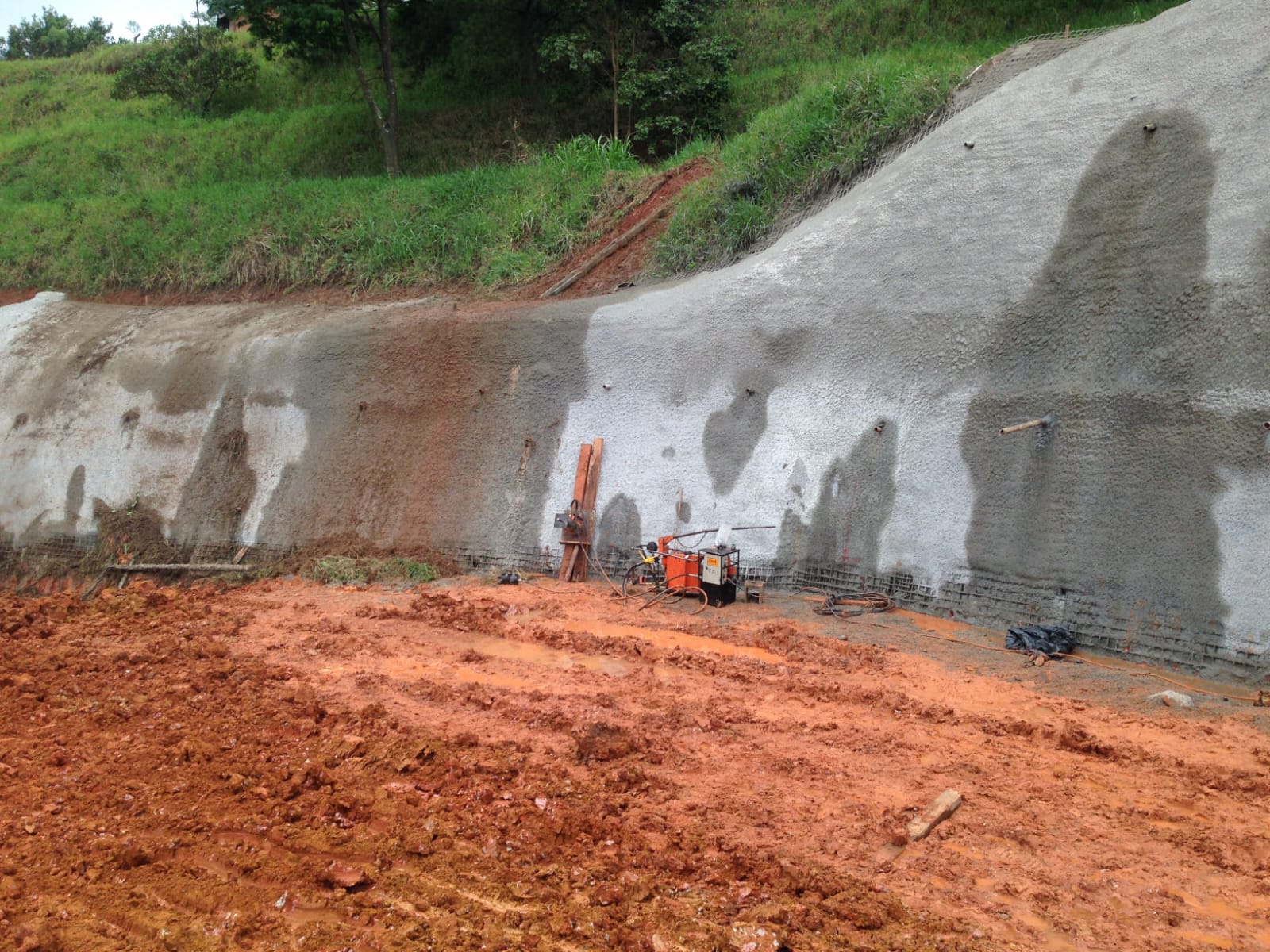 Terraplanagem, DHP e Contenção de Solo - Projeto 30